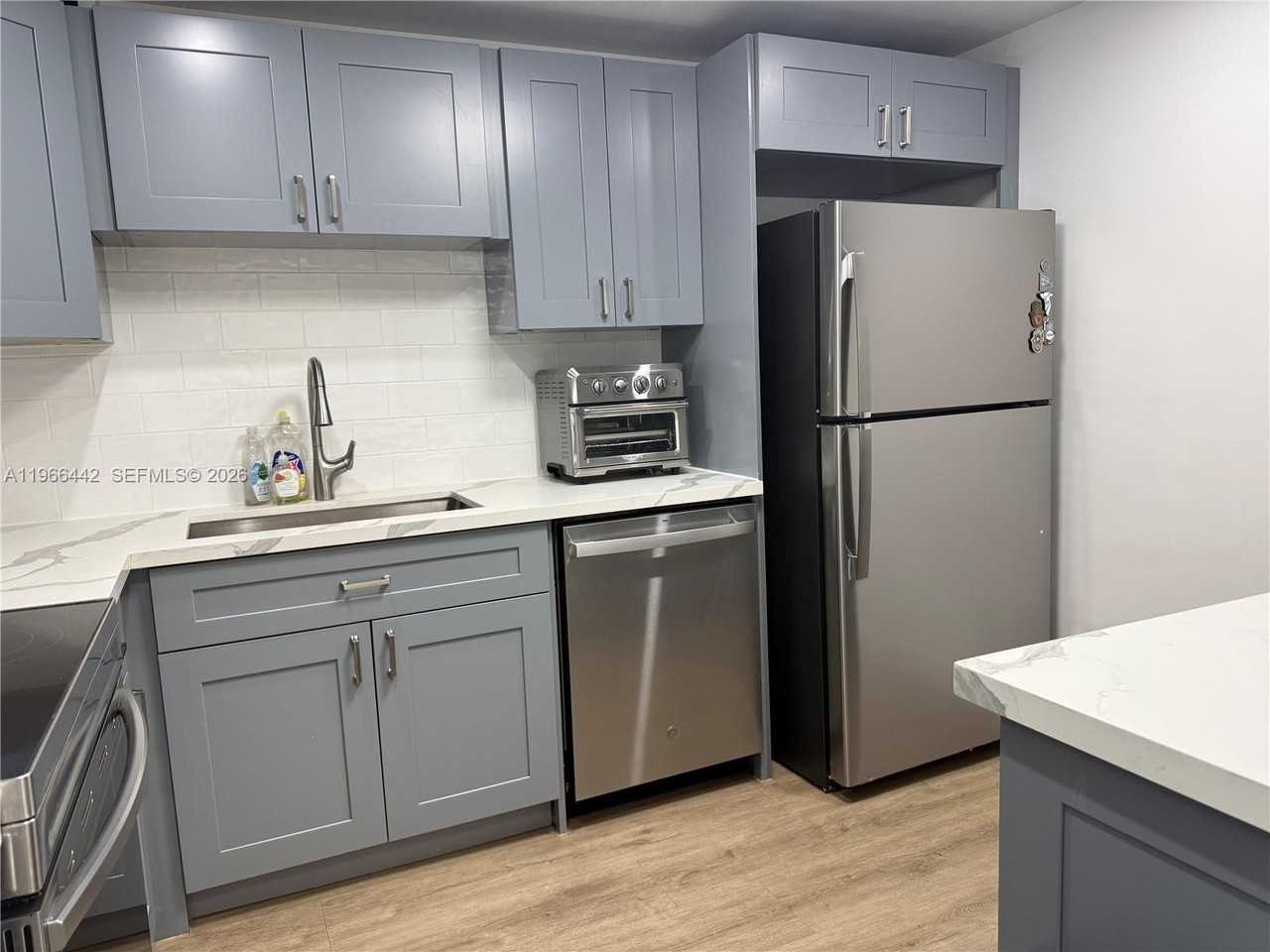 4301 Collins Ave #208 - Photo 5 of 31