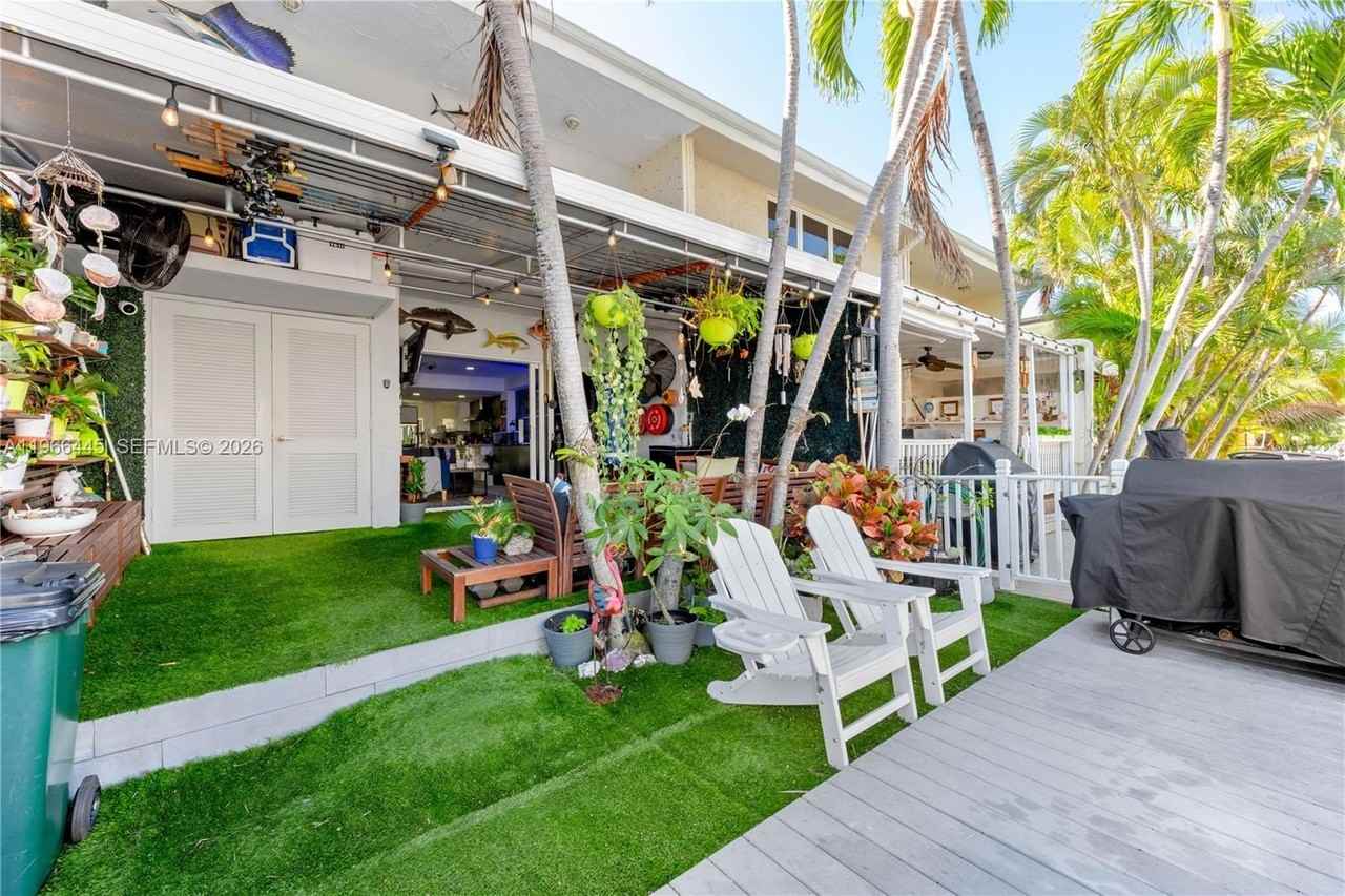 3793 Ne 170th St #A3 - Photo 4 of 27