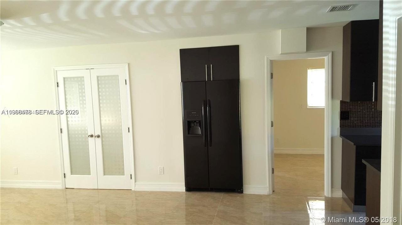 2443 Coolidge St - Photo 2 of 7