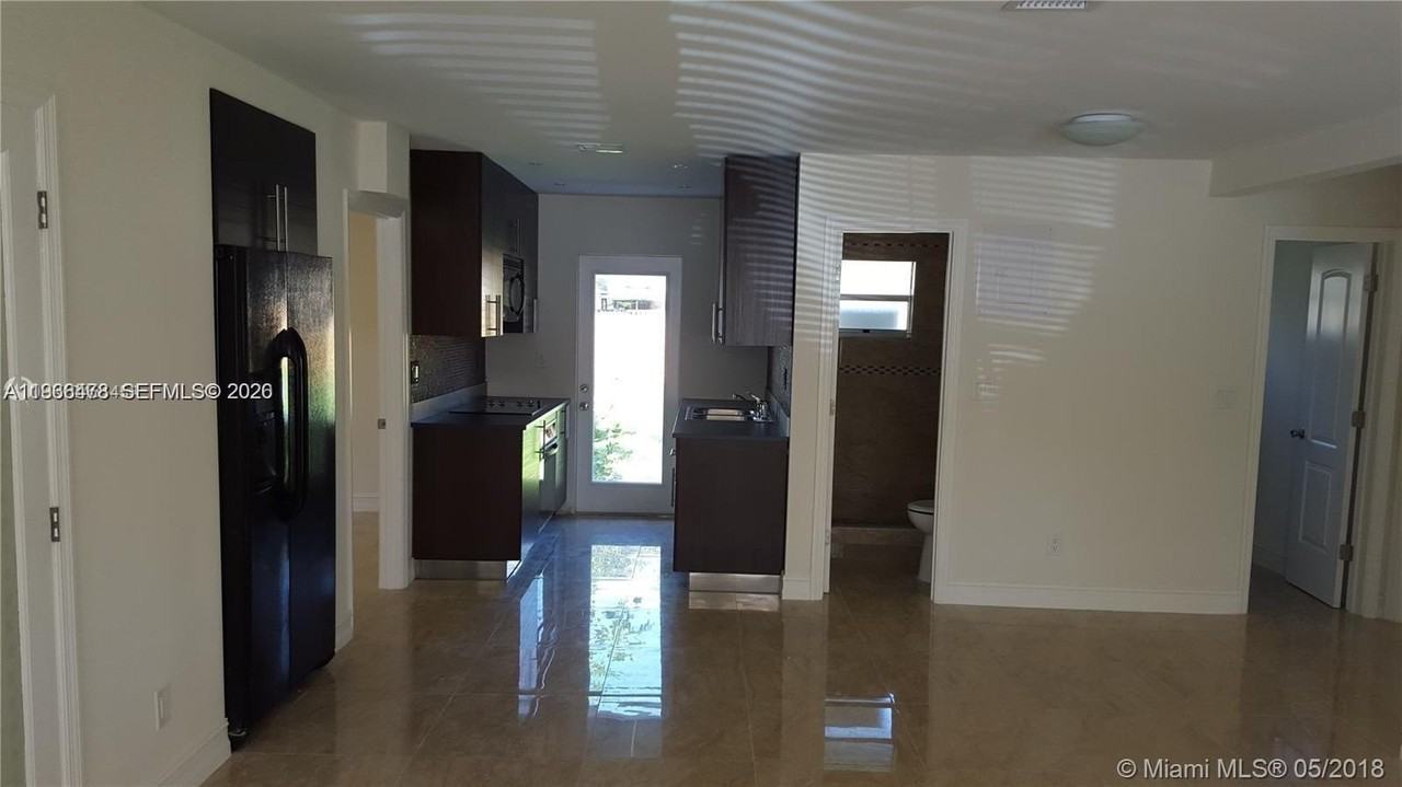 2443 Coolidge St - Photo 7 of 7