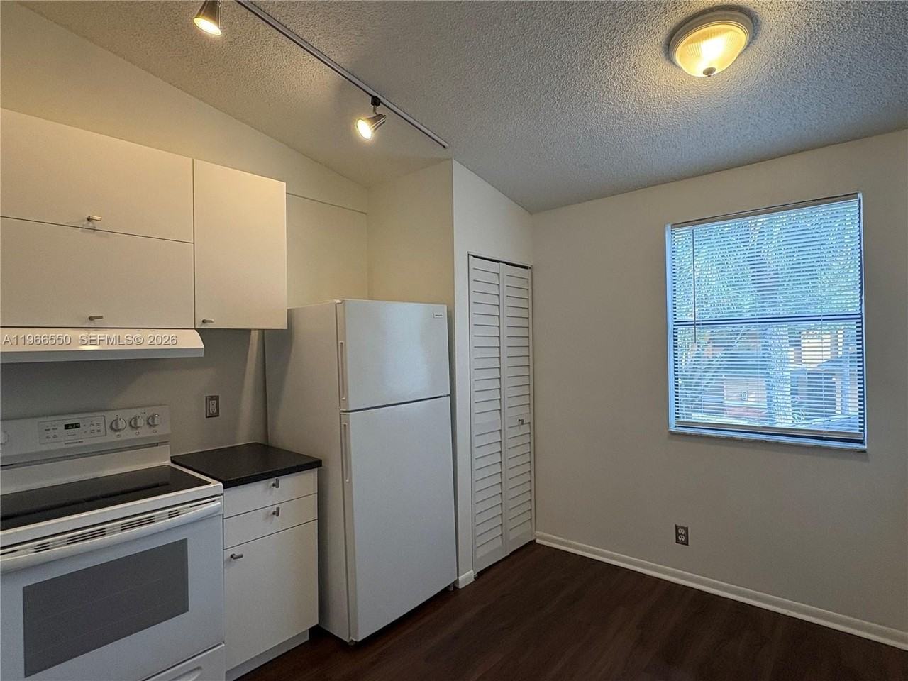 2491 Nw 56th Ave #4-17 - Photo 7 of 14