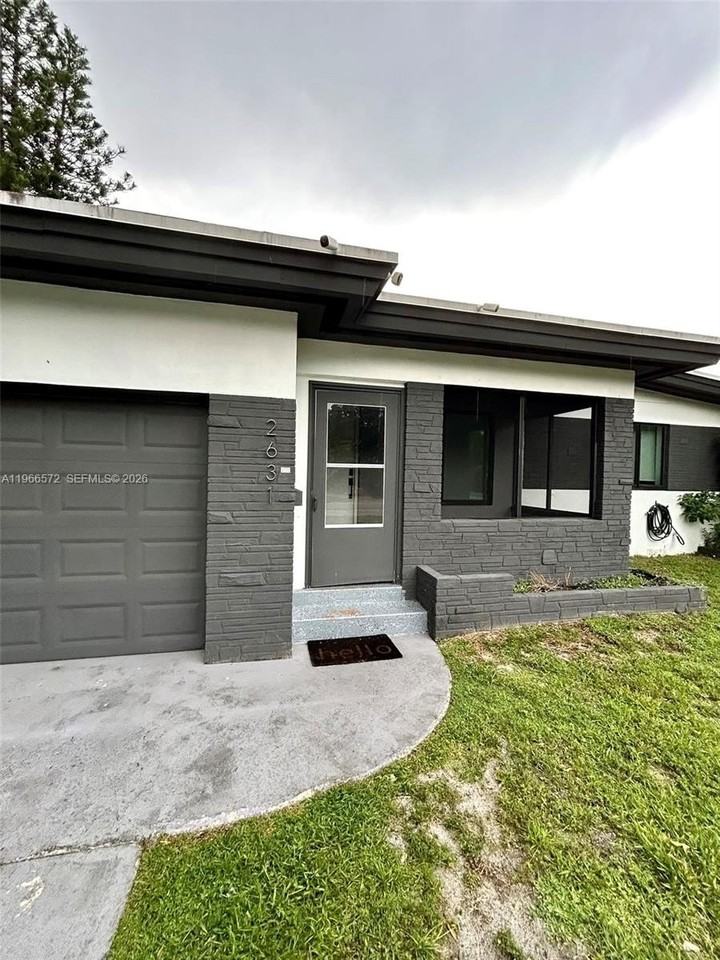 2631 Roosevelt St - Photo 2 of 40