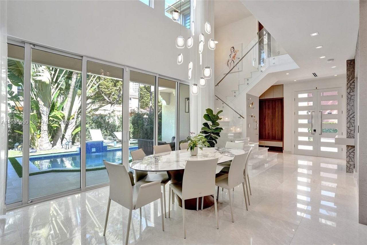 20824 Ne 37th Ave #20824 - Photo 4 of 50