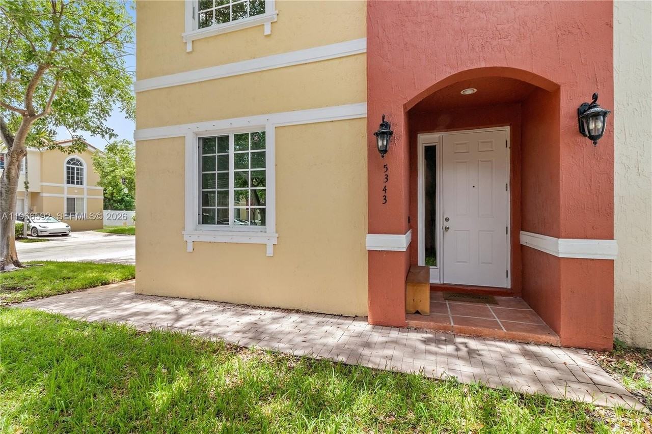 5343 Sw 40th Ave - Photo 2 of 35