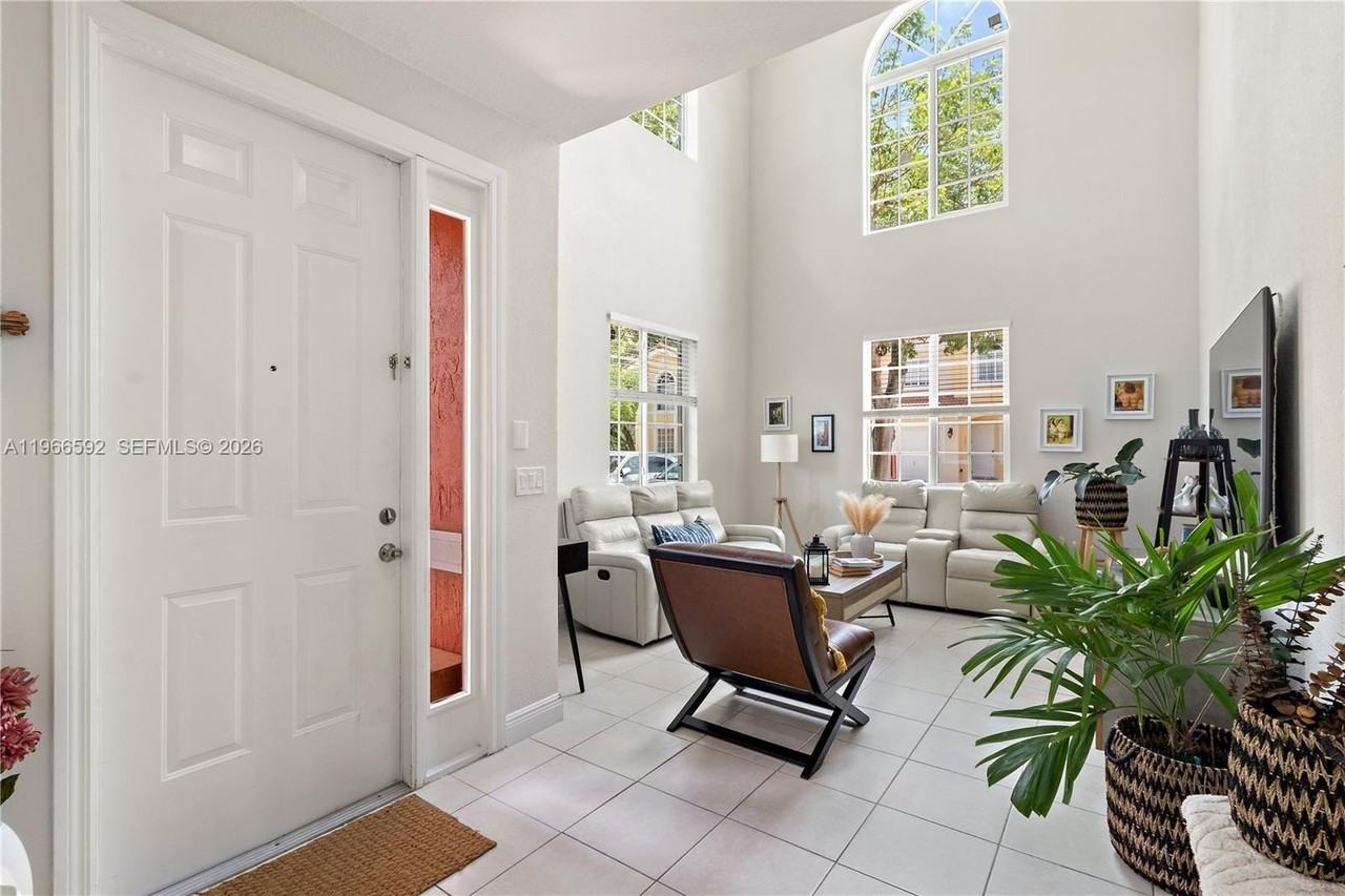 5343 Sw 40th Ave - Photo 3 of 35