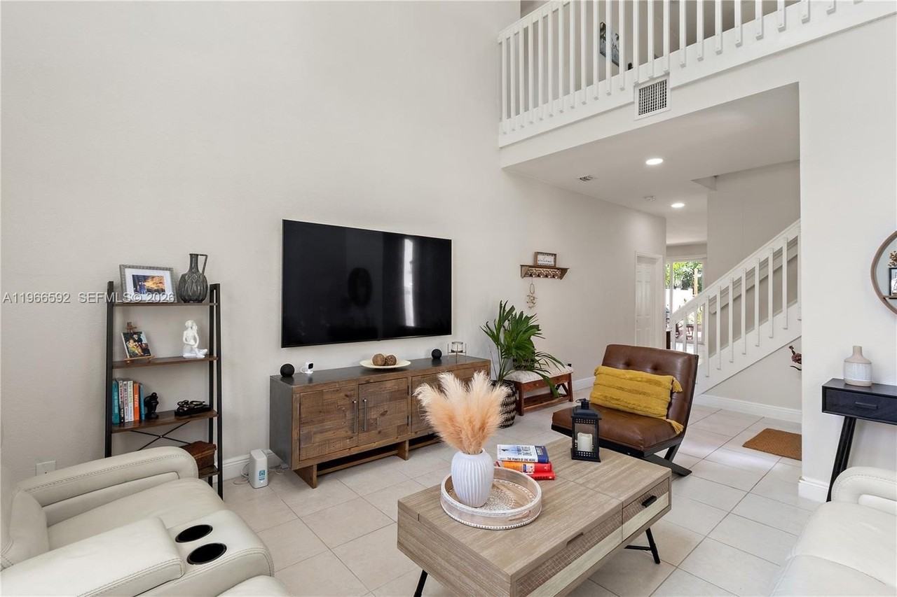 5343 Sw 40th Ave - Photo 5 of 35