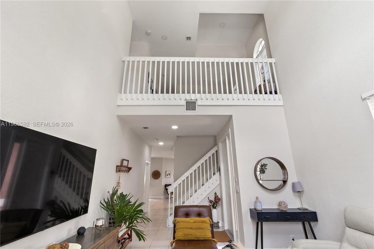 5343 Sw 40th Ave - Photo 6 of 35