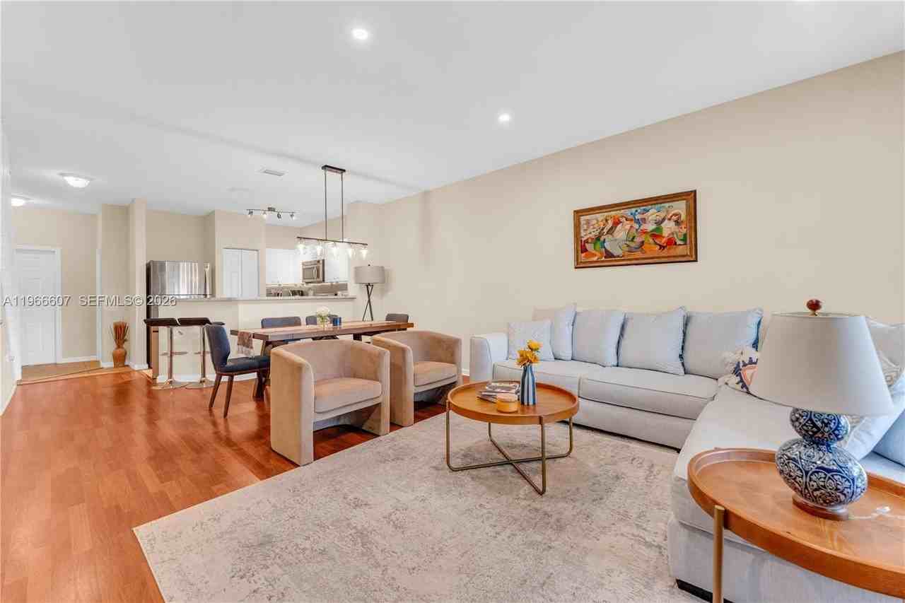 8844 S Isles Cir #0 - Photo 3 of 37