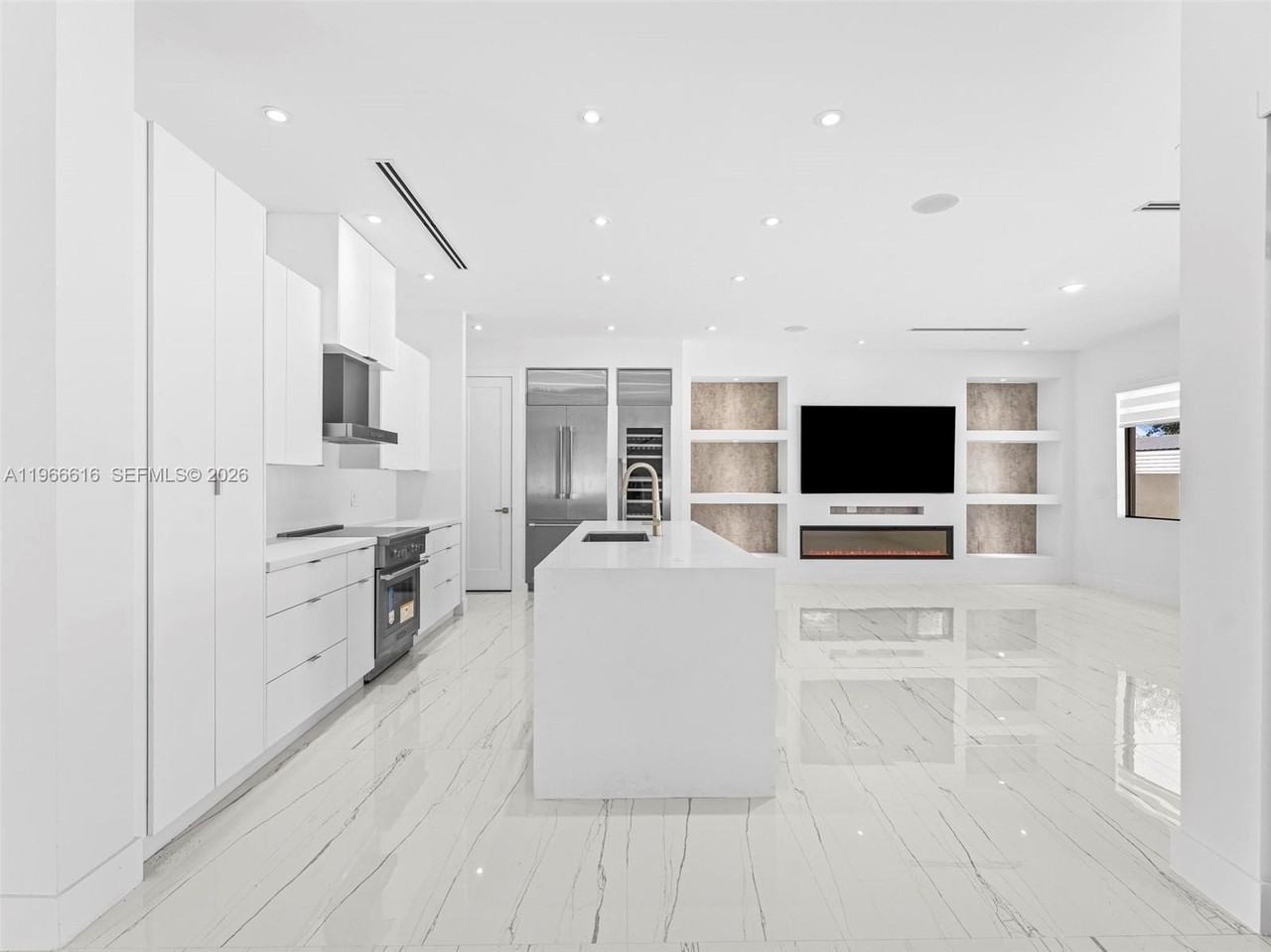 17902 Sw 149th Ct - Photo 3 of 35