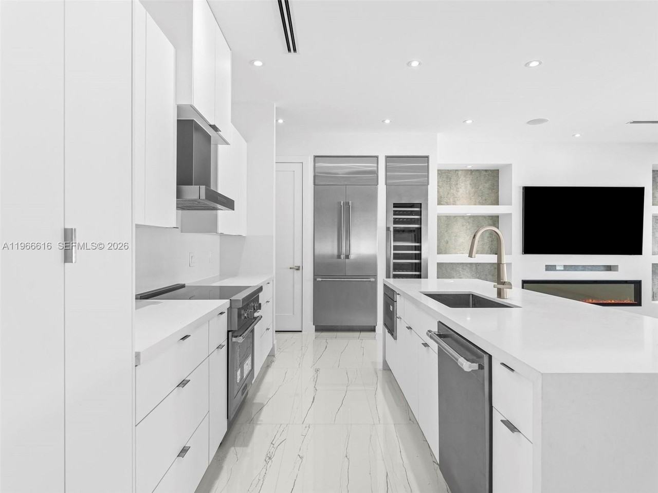 17902 Sw 149th Ct - Photo 5 of 35