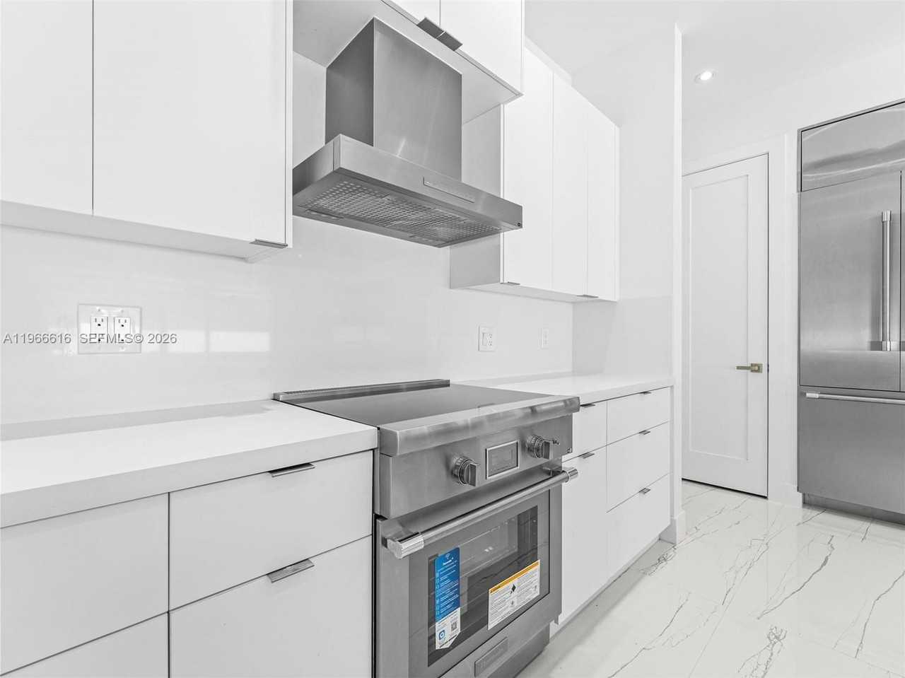 17902 Sw 149th Ct - Photo 6 of 35