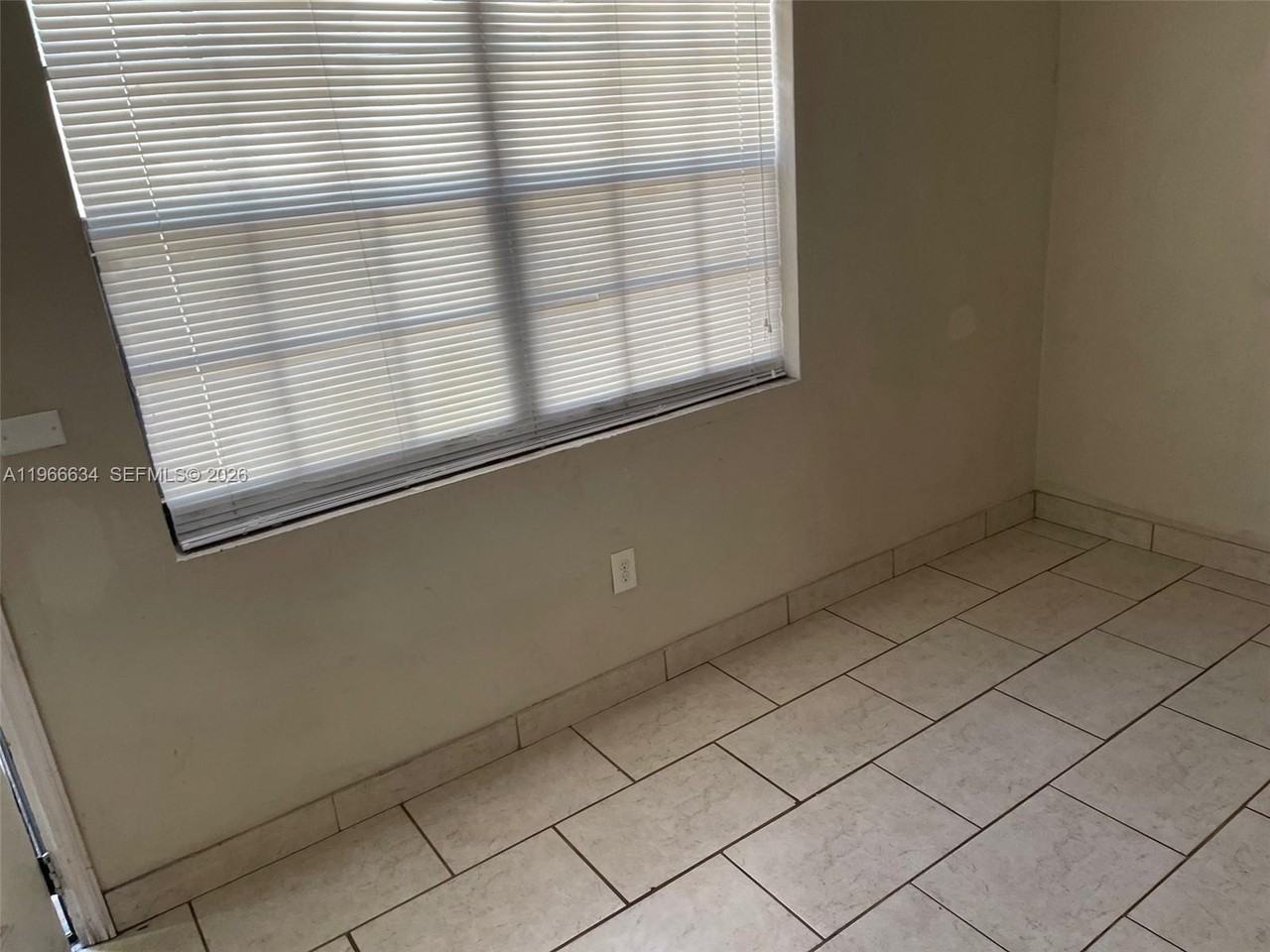 720 Nw 134th St - Photo 5 of 11