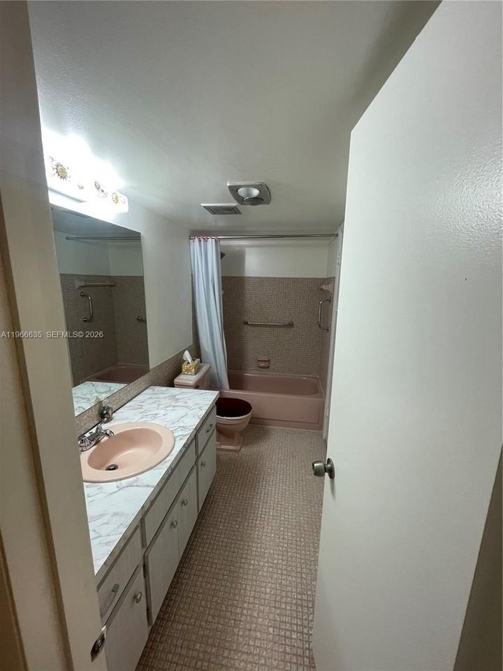 4881 Nw 22nd St #B7 - Photo 4 of 32