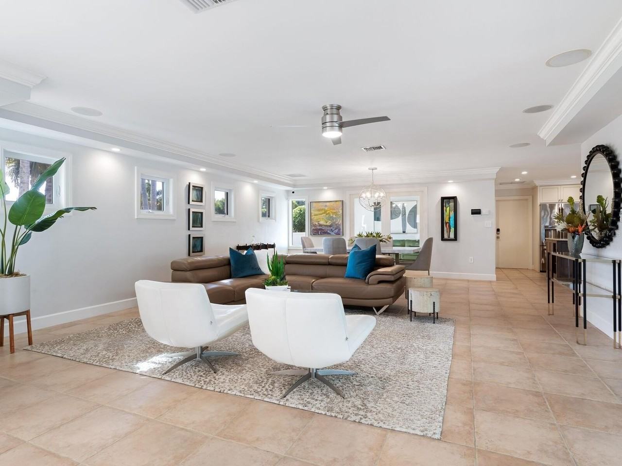 606 Owl Way - Photo 3 of 44