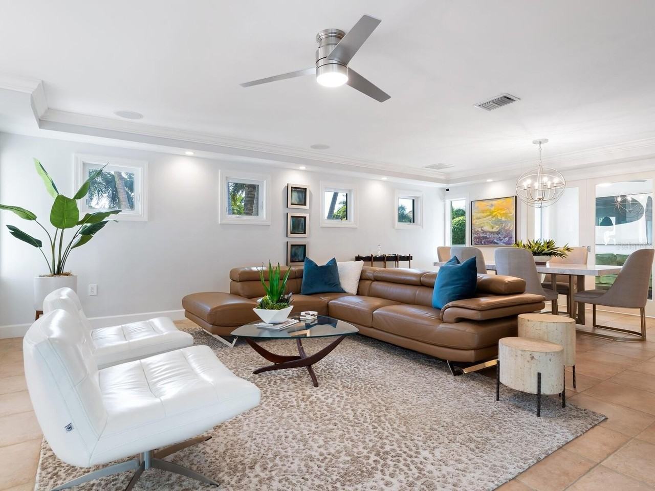 606 Owl Way - Photo 4 of 44