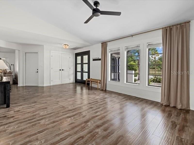 15650 Prairie Creek Blvd - Photo 4 of 45