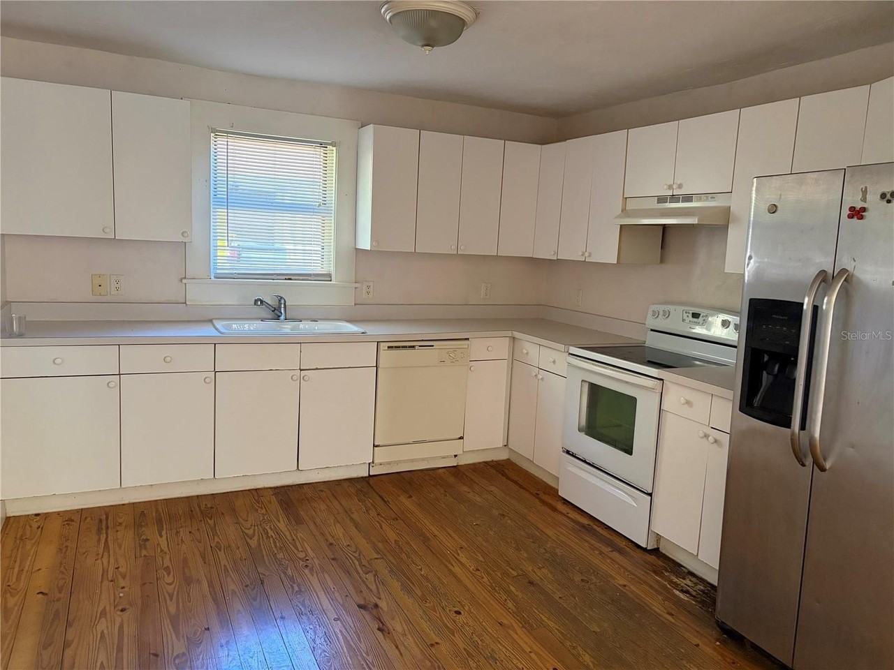 1551 7th St - Photo 4 of 10