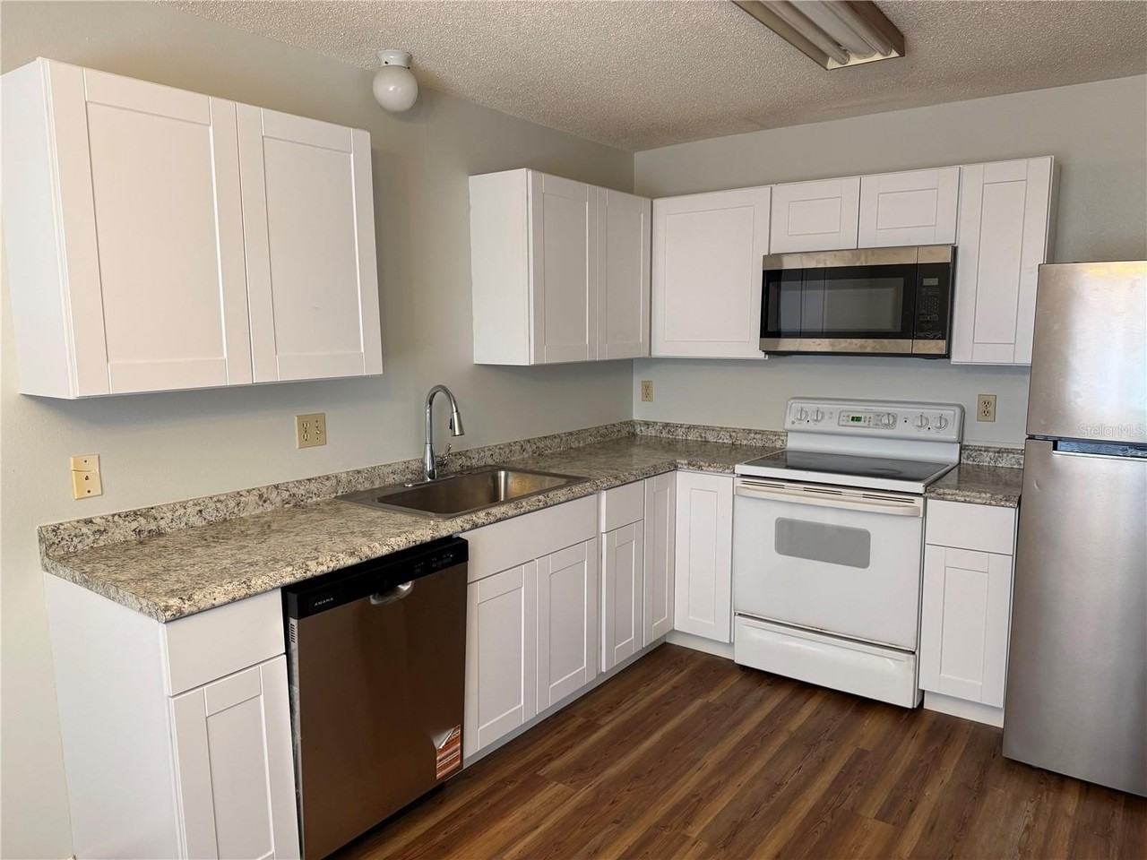 1780 Shadow Ln #5 - Photo 3 of 18