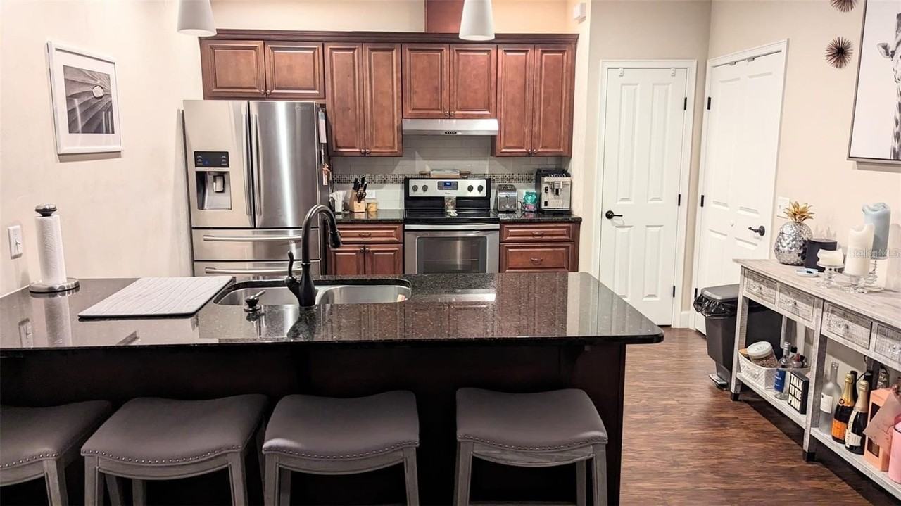 12628 Nw 11th Pl - Photo 3 of 17