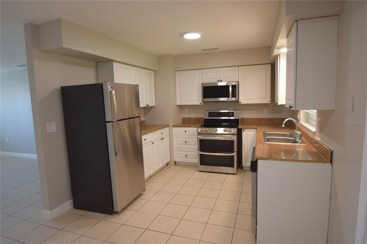 909 E Bella Vista St - Photo 3 of 14