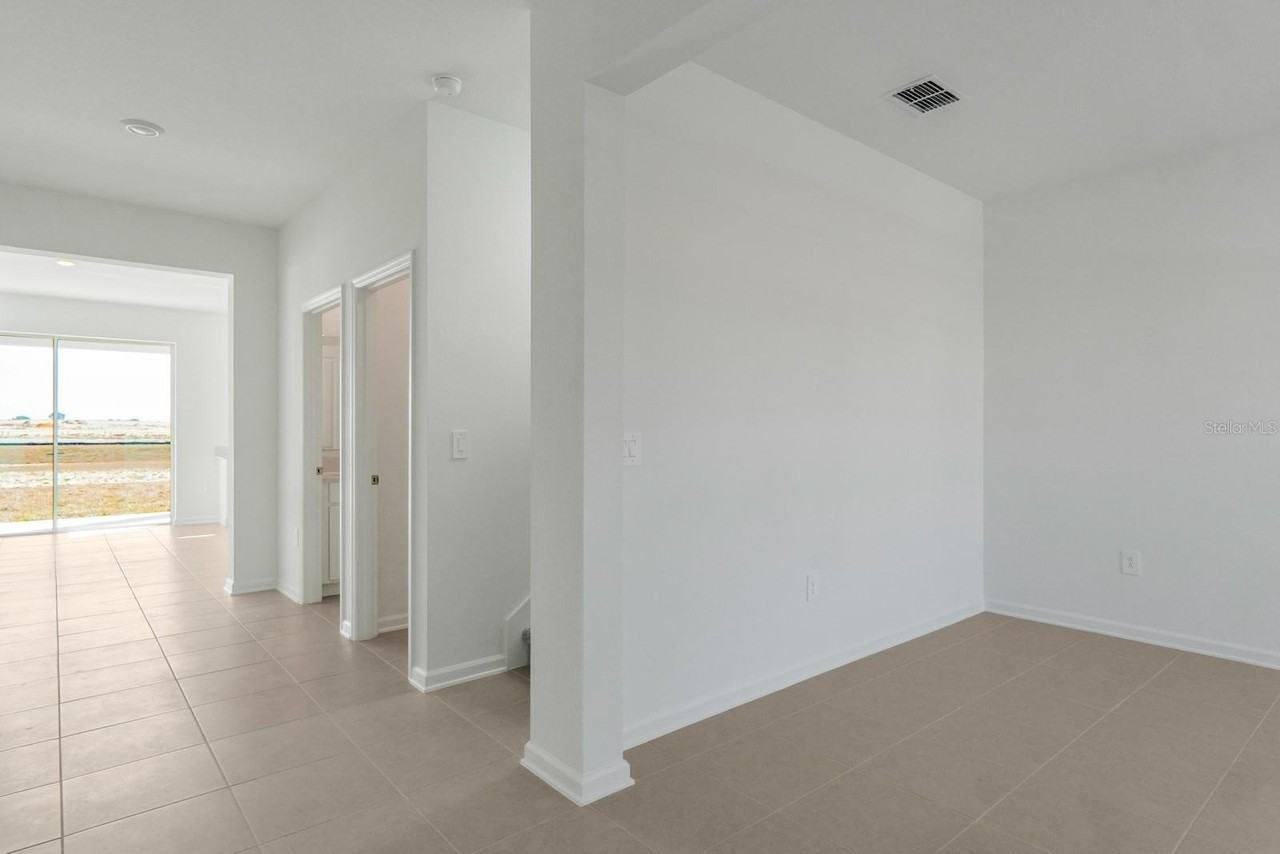 5656 Lemon Grass St - Photo 5 of 50