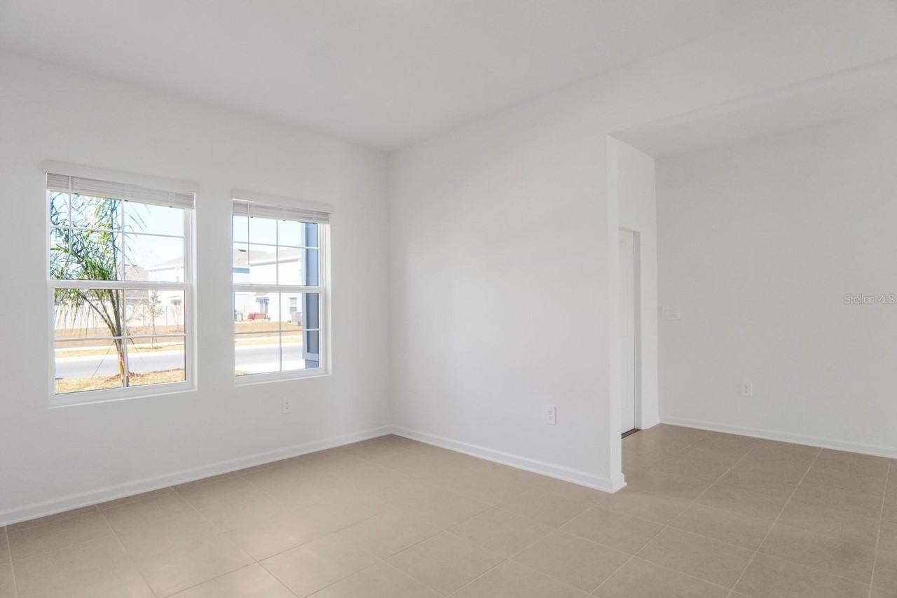 5656 Lemon Grass St - Photo 7 of 50