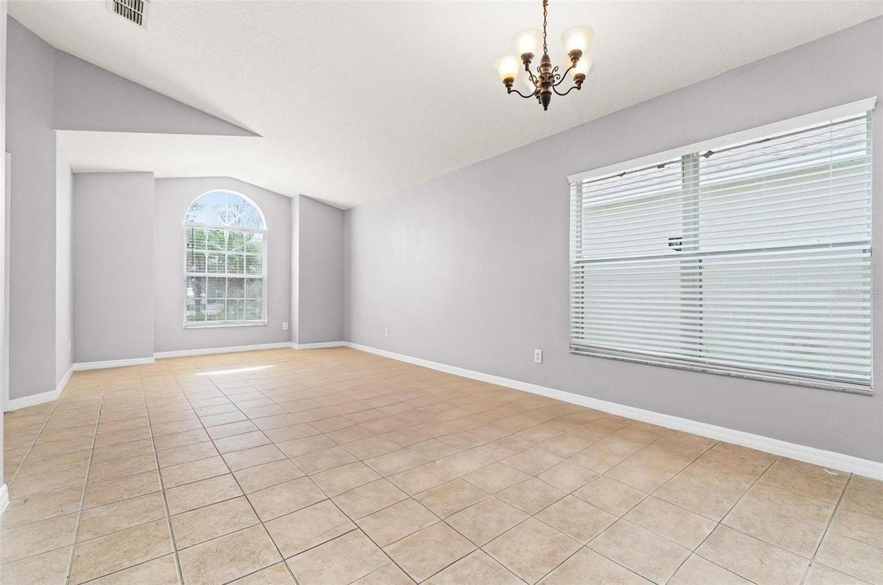 5201 Walnut Ridge Dr - Photo 4 of 43