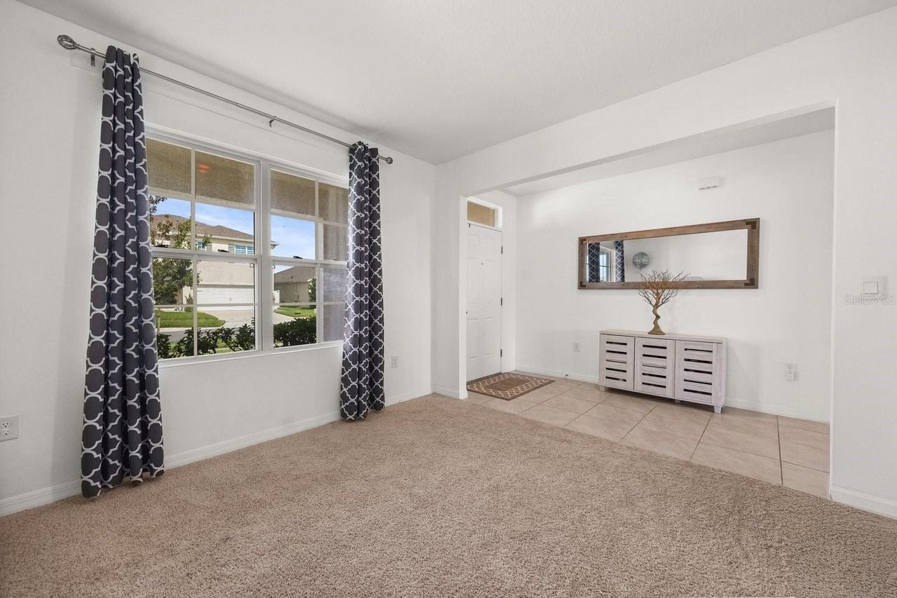 1467 Riverboat Dr - Photo 4 of 37