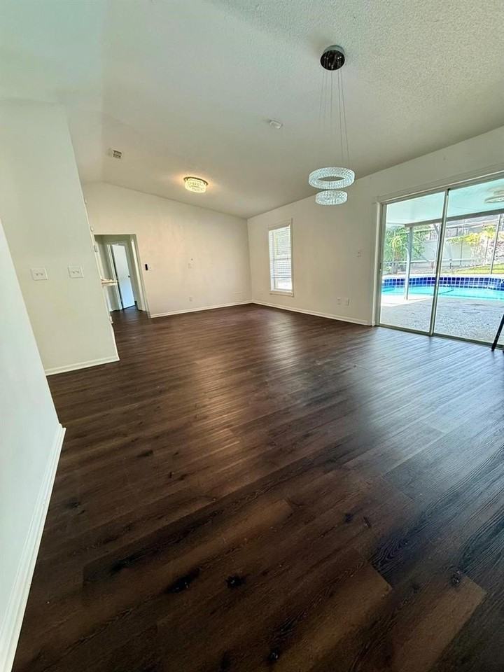 8143 Chelsworth Dr - Photo 3 of 27