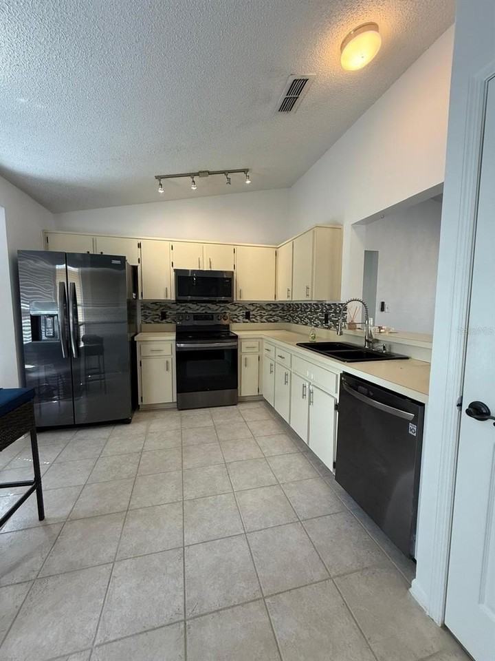 8143 Chelsworth Dr - Photo 6 of 27