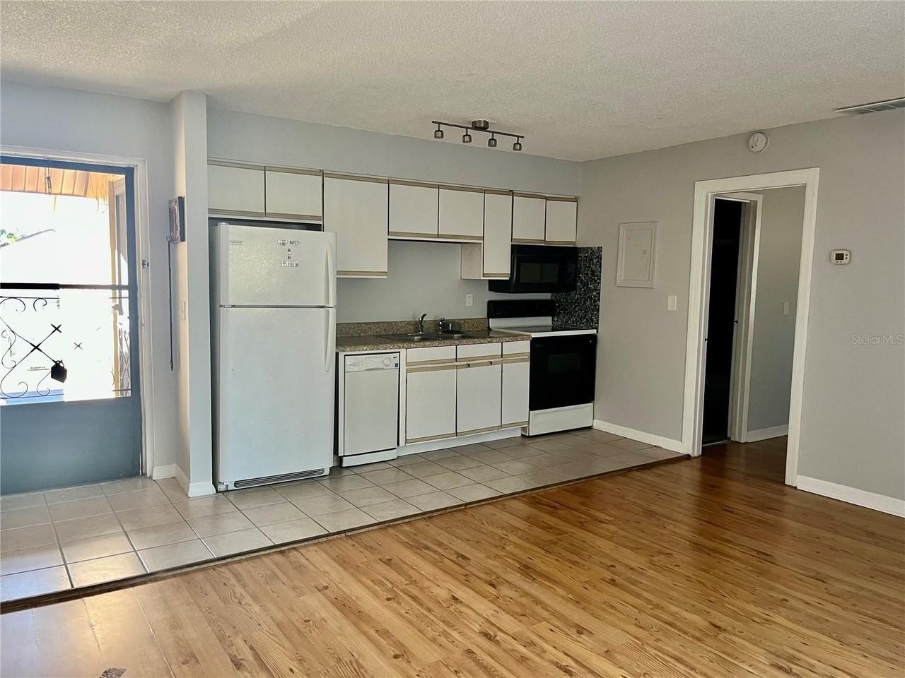 2701 Hidden Lake Dr N #F - Photo 2 of 6