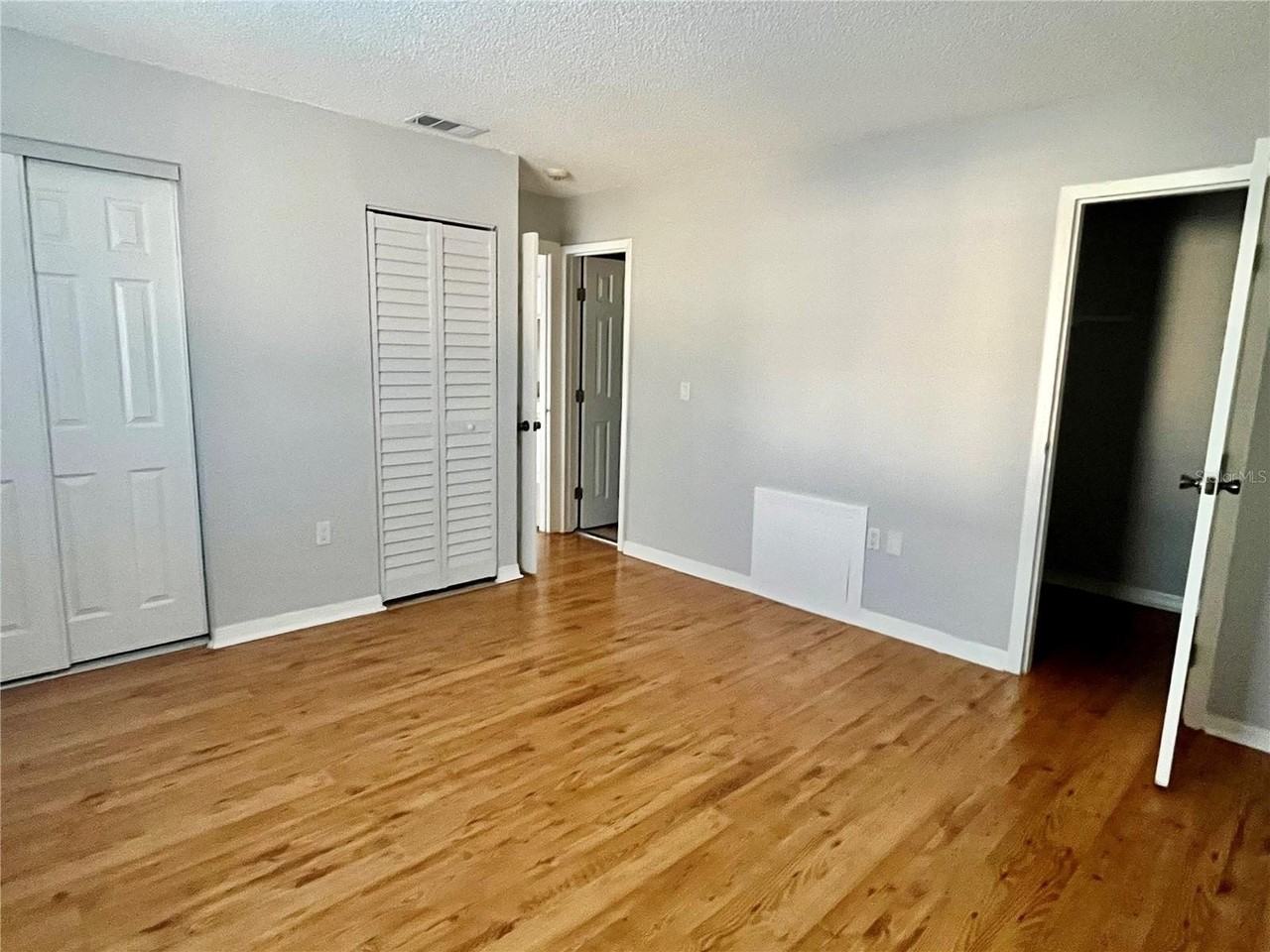 2701 Hidden Lake Dr N #F - Photo 5 of 6