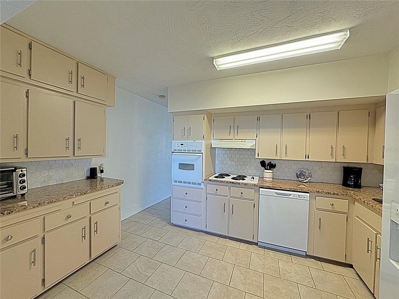 2001 World Parkway Blvd #7 - Photo 3 of 48