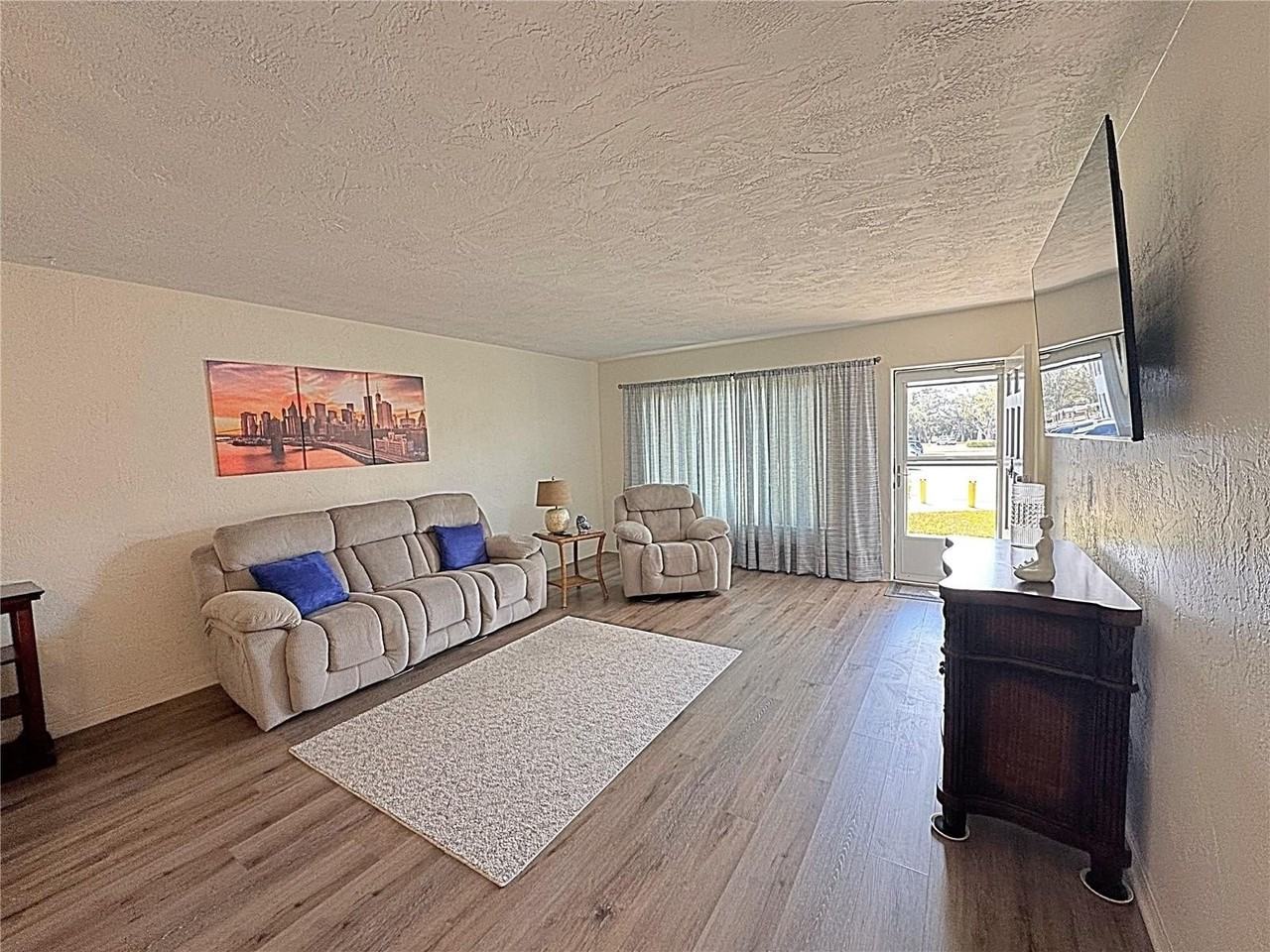 2001 World Parkway Blvd #7 - Photo 6 of 48