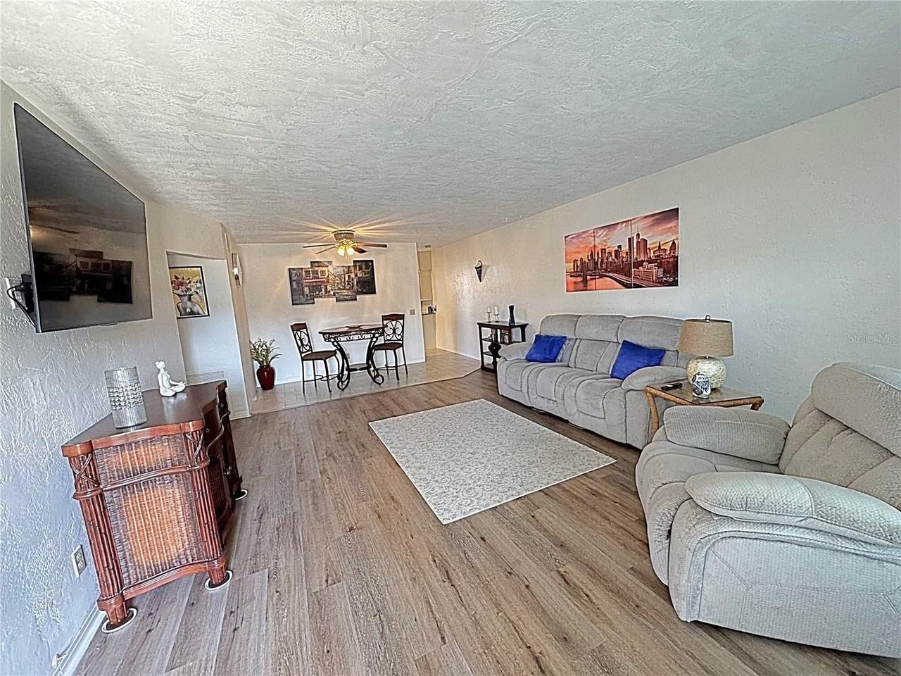 2001 World Parkway Blvd #7 - Photo 7 of 48