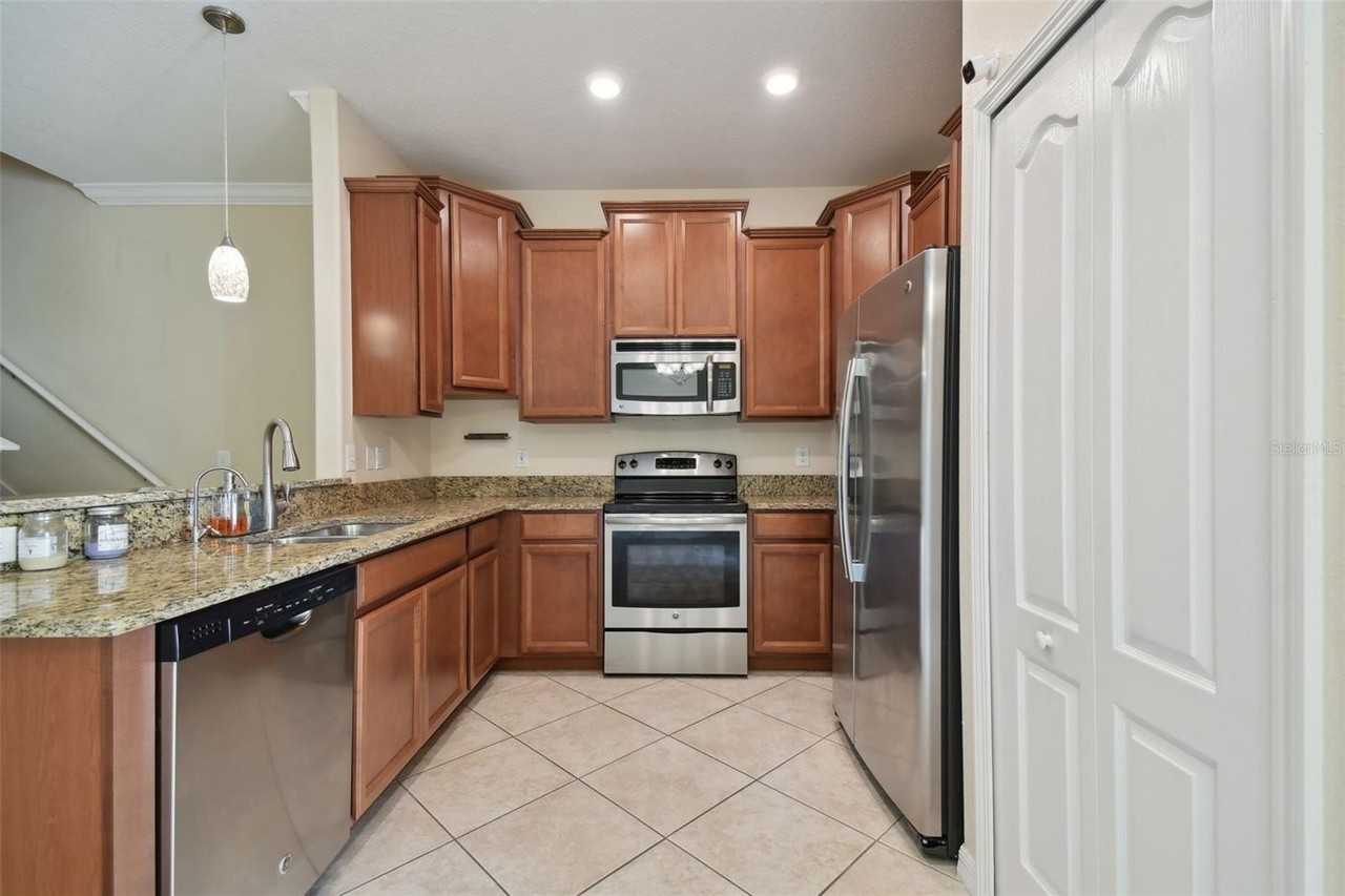 11981 Greengate Dr - Photo 7 of 43