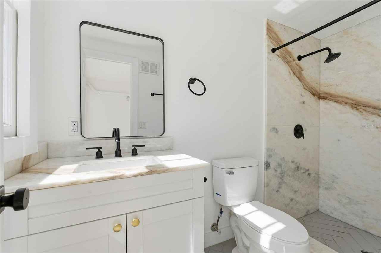 326 6th Ave N #102 - Photo 5 of 17