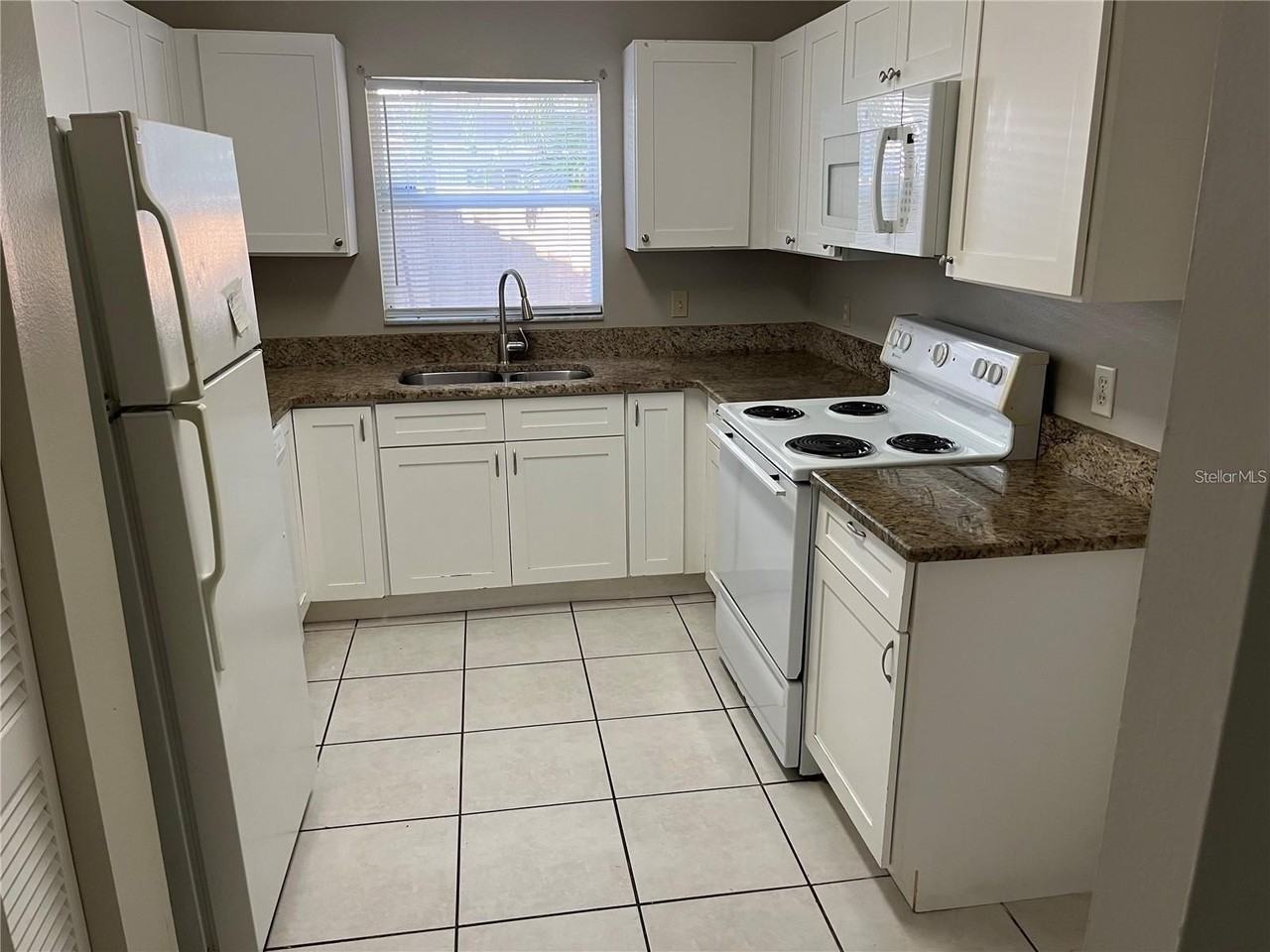 1465 Tiverton Dr - Photo 5 of 8