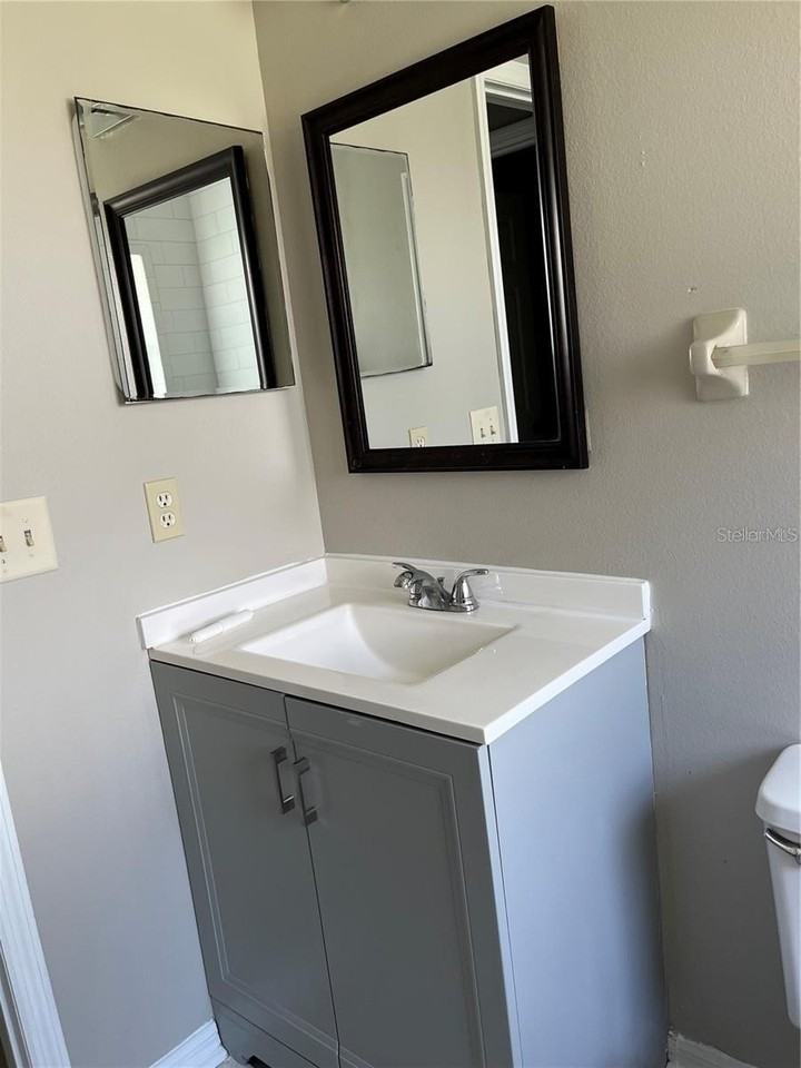 1465 Tiverton Dr - Photo 7 of 8