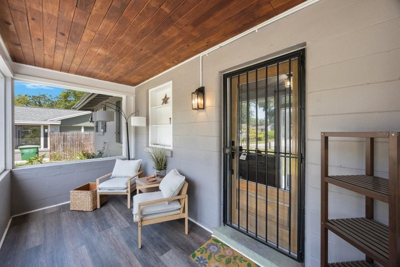 1010 E Fern St - Photo 4 of 40