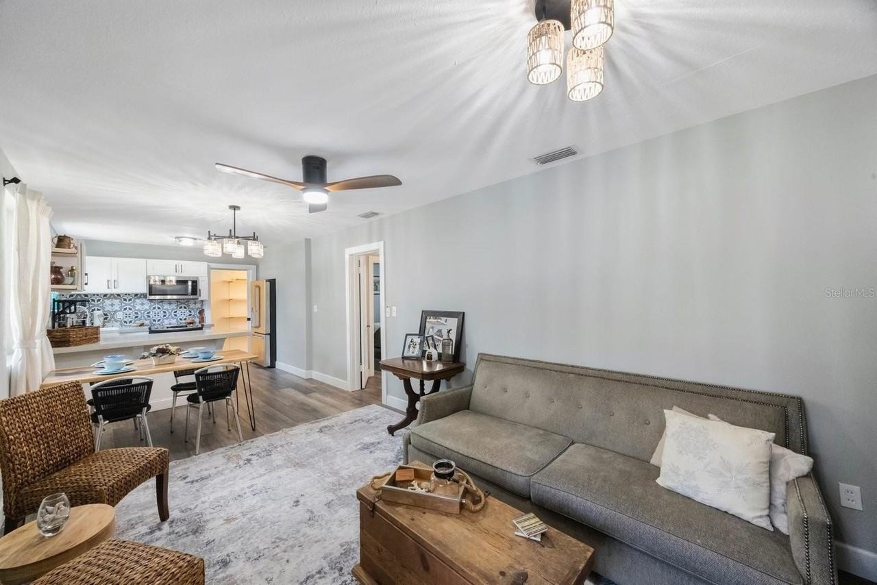 1010 E Fern St - Photo 5 of 40