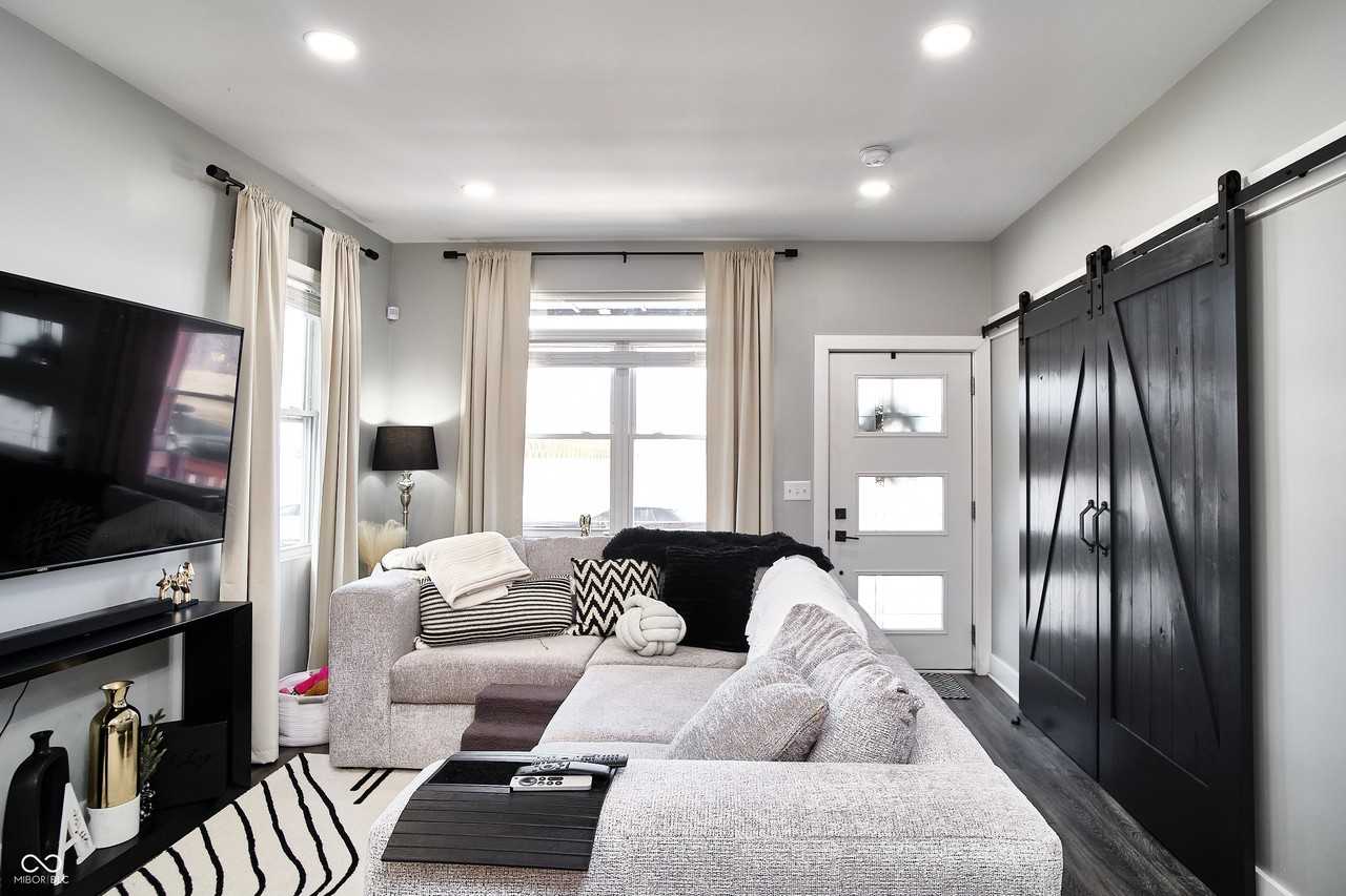 1714 Milburn St - Photo 6 of 50