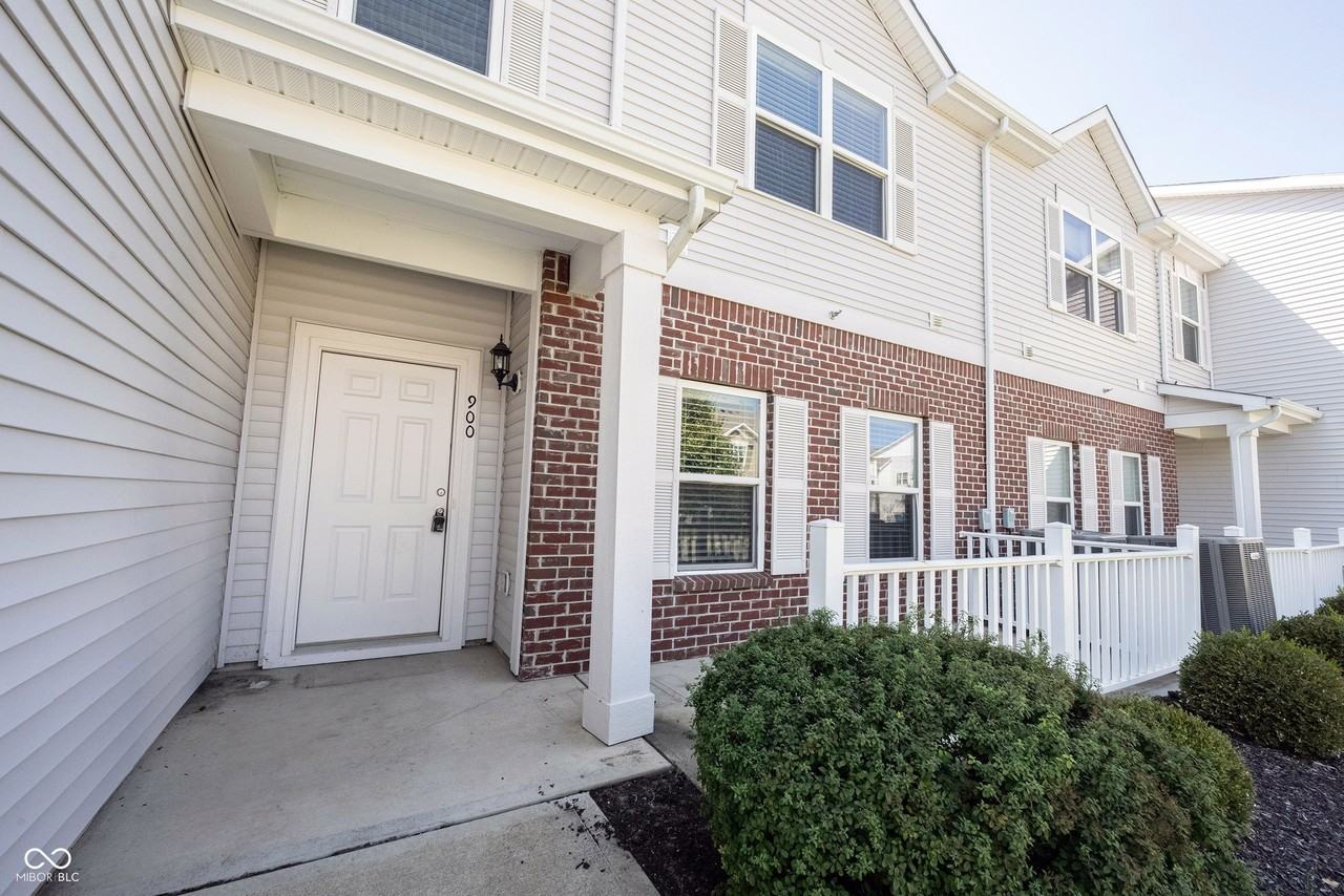 12015 Zircon Ln #900 - Photo 3 of 34