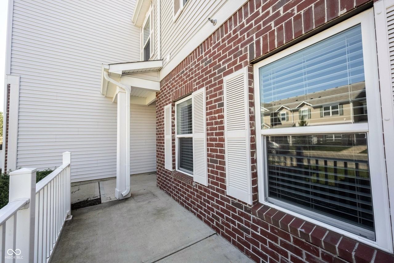 12015 Zircon Ln #900 - Photo 4 of 34