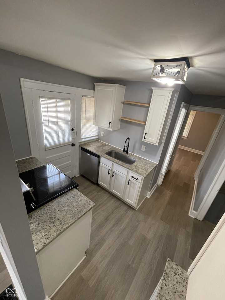 833 N Emerson Ave - Photo 6 of 15