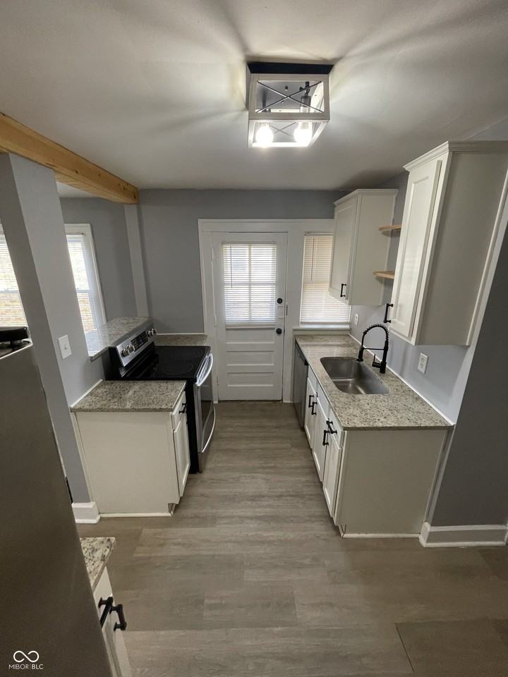 833 N Emerson Ave - Photo 7 of 15