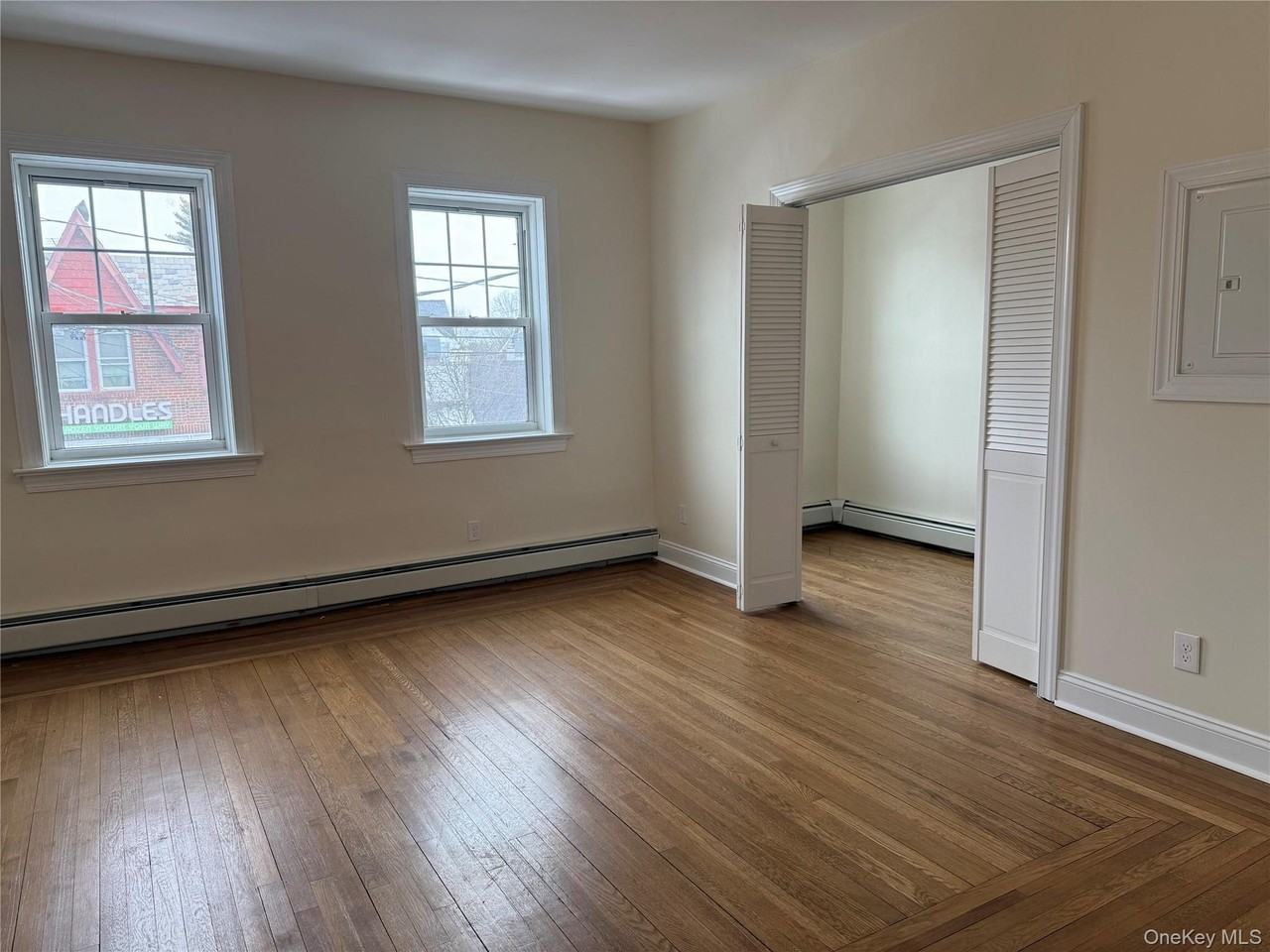 6 Nassau Blvd Unit 6 - Photo 3 of 14