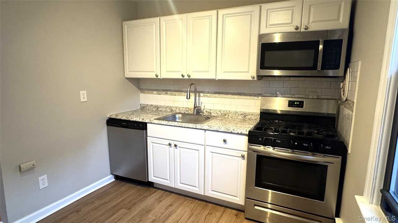 17 Cornelison Ave Apt C-3 #C3 - Photo 6 of 18