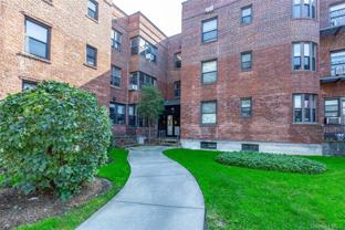 150 S Middle Neck Rd Apt 1b #1B - Photo 1 of 1