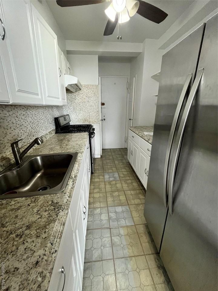 5 Fordham Hill Oval Apt 12b #12B - Photo 7 of 8